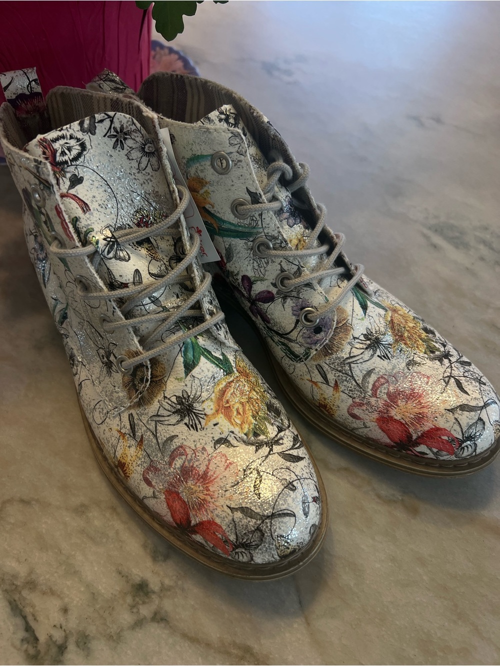 NWT NEW REIKER Floral Lace-Up Ankle Boots in White with Multicolor Print